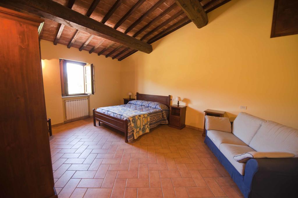 Agriturismo Tenuta Di Biscina ภายนอก รูปภาพ