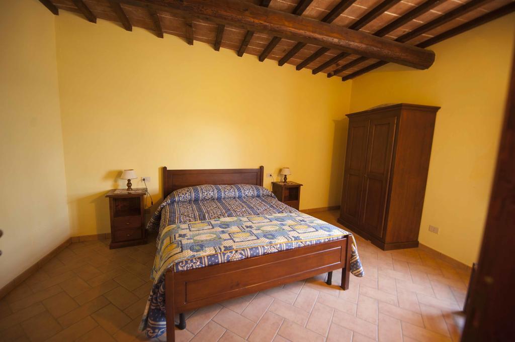 Agriturismo Tenuta Di Biscina ภายนอก รูปภาพ
