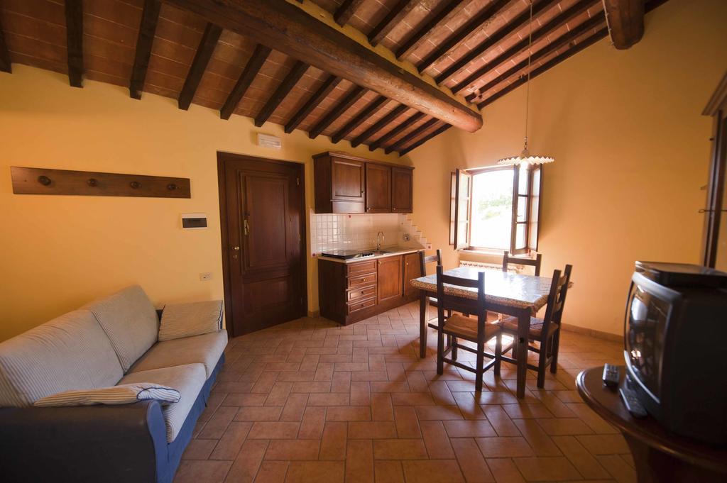 Agriturismo Tenuta Di Biscina ภายนอก รูปภาพ