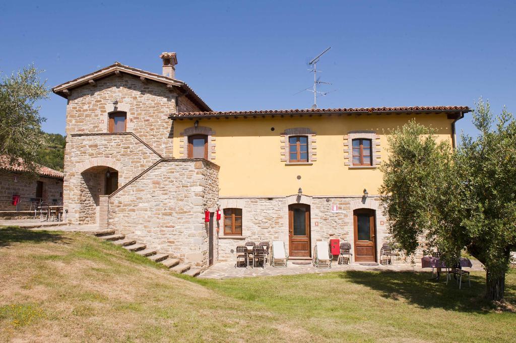 Agriturismo Tenuta Di Biscina ภายนอก รูปภาพ