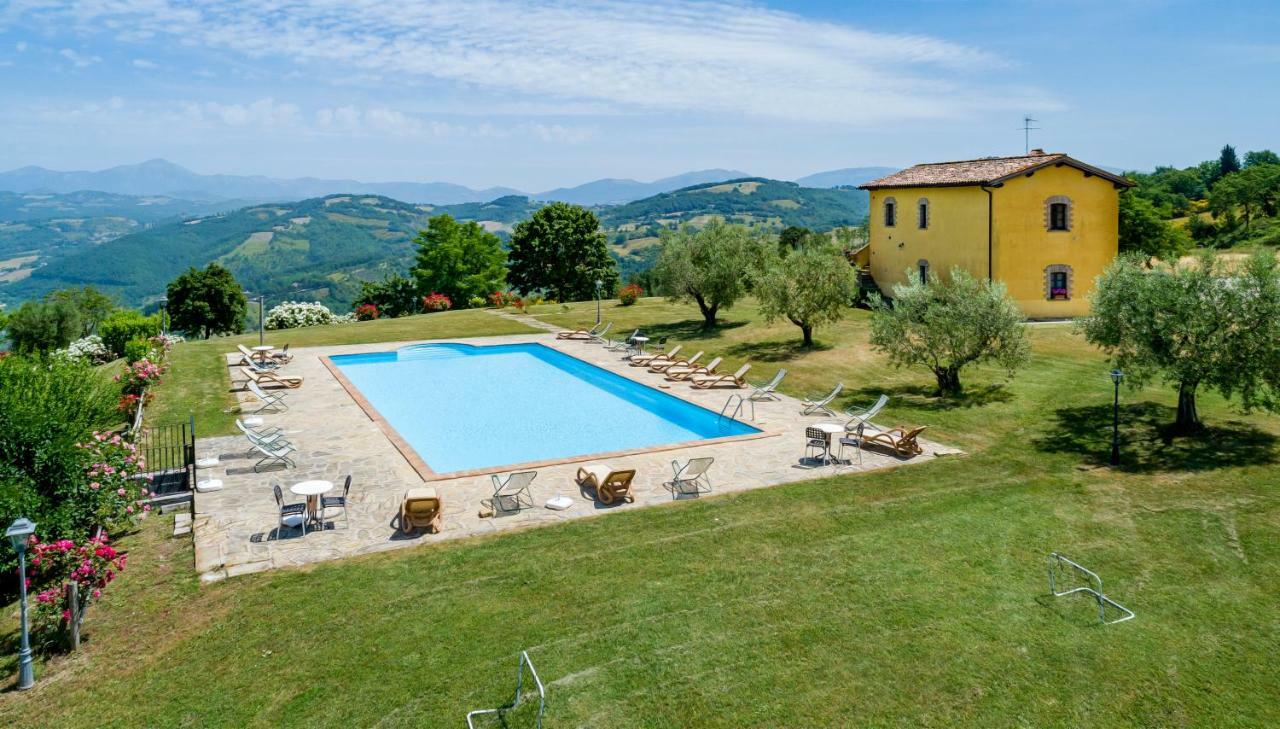 Agriturismo Tenuta Di Biscina ภายนอก รูปภาพ