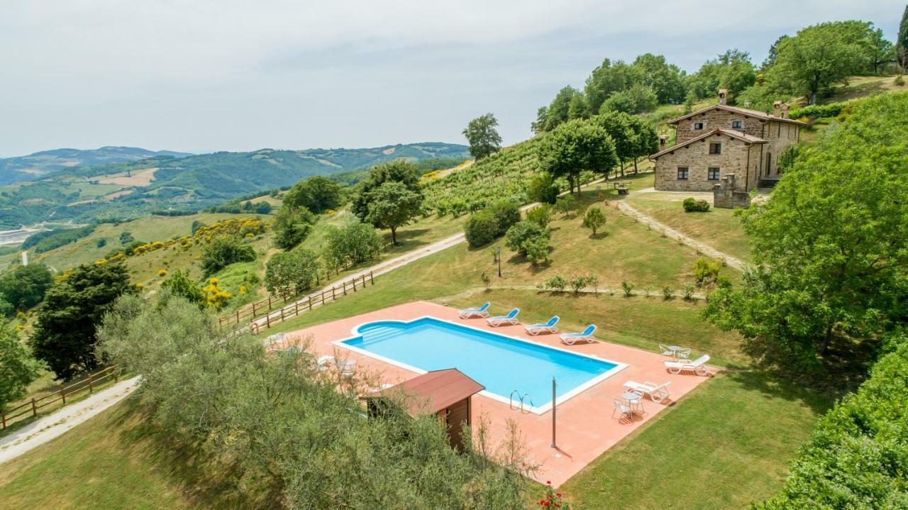 Agriturismo Tenuta Di Biscina ภายนอก รูปภาพ