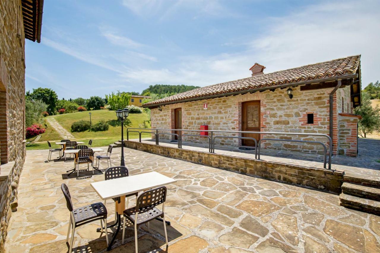 Agriturismo Tenuta Di Biscina ภายนอก รูปภาพ