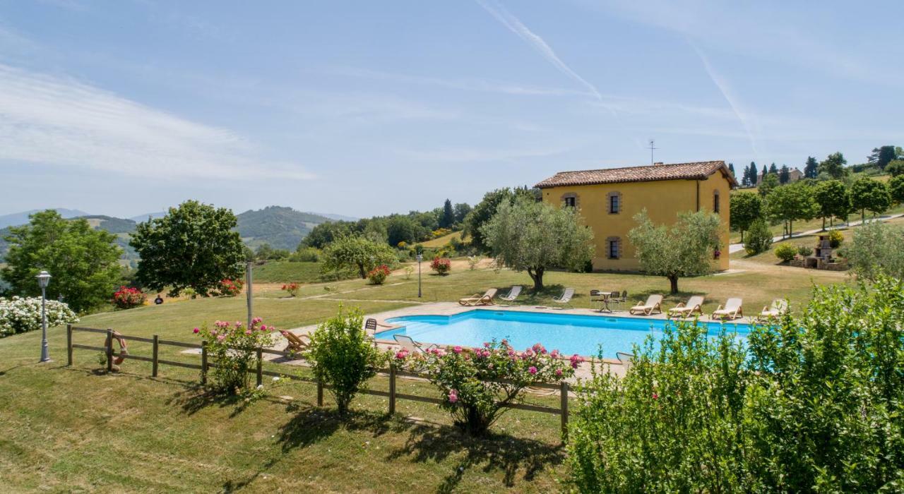 Agriturismo Tenuta Di Biscina ภายนอก รูปภาพ